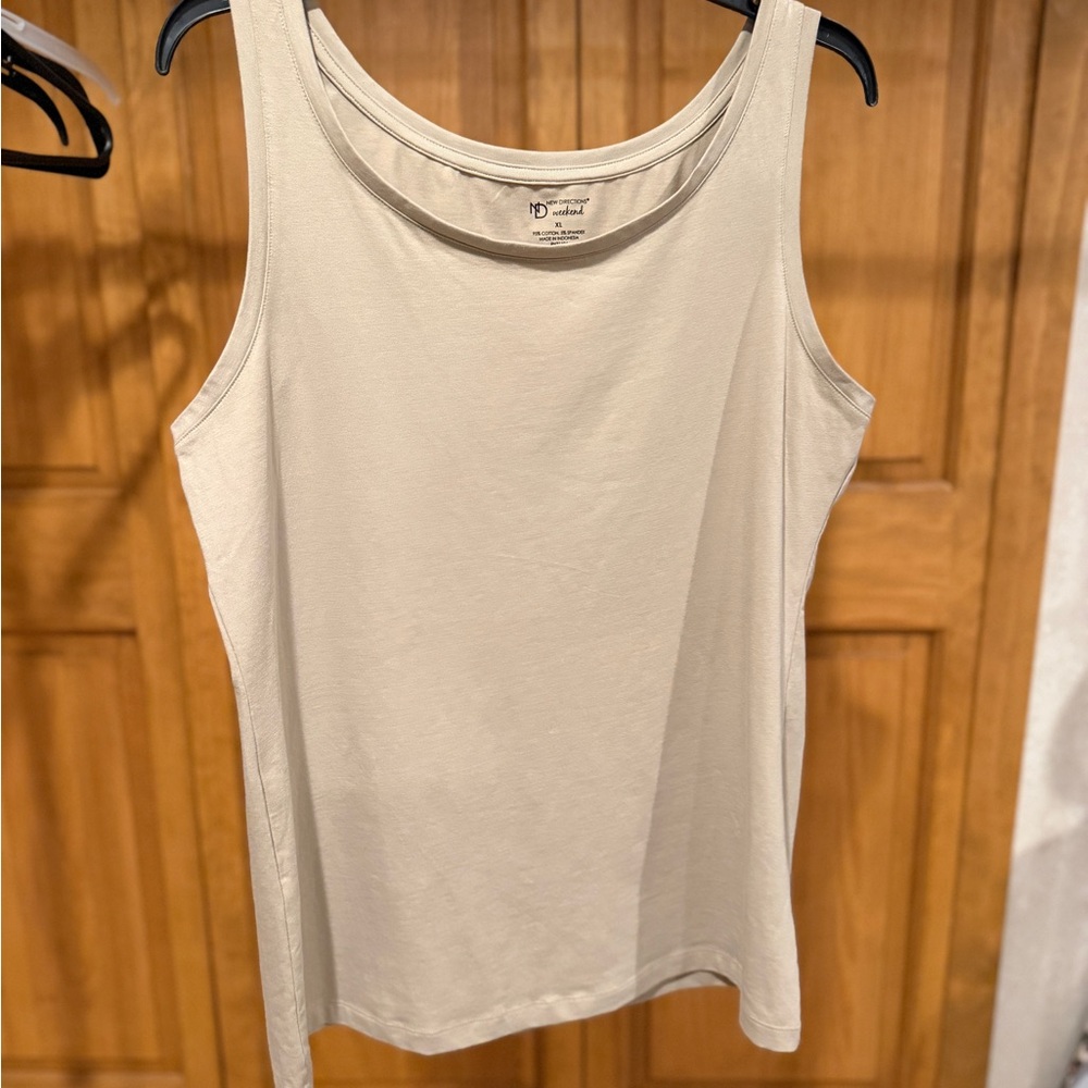 new directions Women's Cream Scoop Neck Tank Top